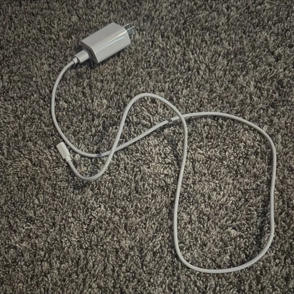 White Wireless Charging Speaker with Controls - Picture 4 of 4